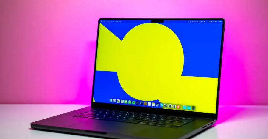 A MacBook Pro with M4 Max silicon—the class of machine Block says can run Dessa locally.